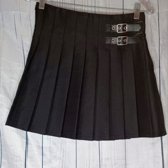 No Boundaries Goth Black Pleated Skirt with Buckle Detail - Picture 1 of 10